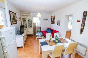 Apartment Nina - two bedroom with two balcony near the beach